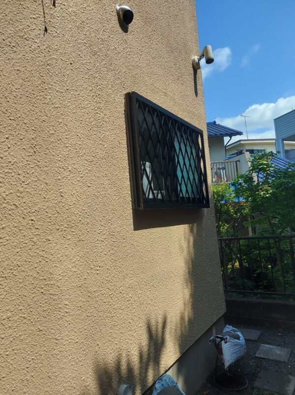 町田市のM様邸　窓周り部分塗装